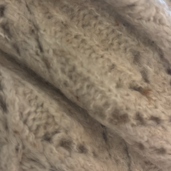 Old navy sweater - Picture 4 of 4